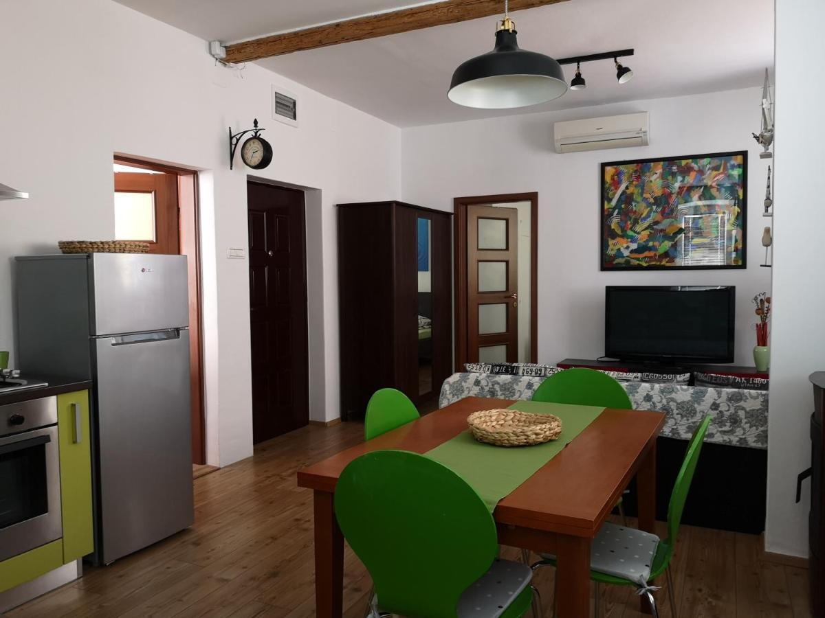 Apartma Taperin Piranアパートメント エクステリア 写真